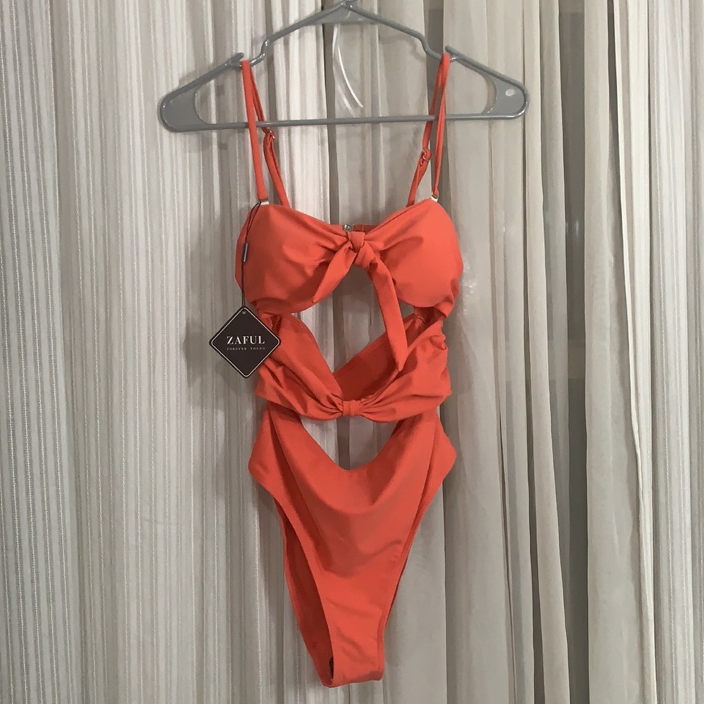 NWT Zaful One Piece cut out swim suit